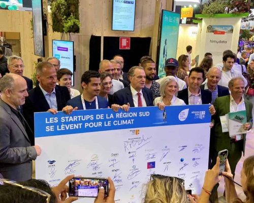 CÃƒÂ©rÃƒÂ©monie en mai 2023 oÃƒÂ¹ StartMining, aux cÃƒÂ´tÃƒÂ©s d'autres startups de la rÃƒÂ©gion sud, s'engage pour le climat et l'ÃƒÂ©nergie verte en tant que signataire GreenTech.
